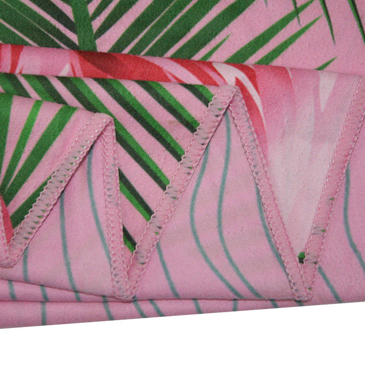 Vibrant Designs Compact Microfiber Towel , Adult Beach Towels 390 Gsm