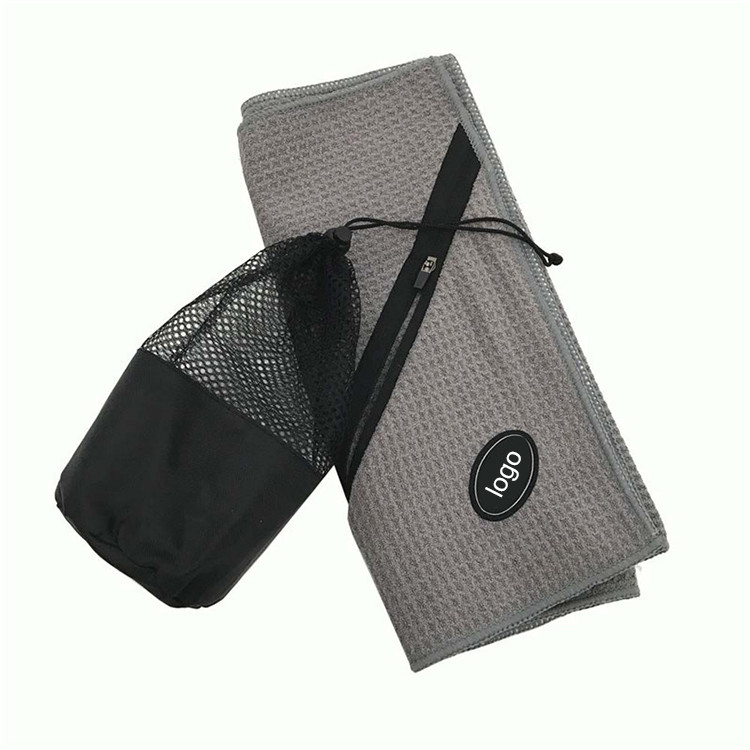 Soft Custom Microfiber Golf Towels Portable Hanging Air Hole 40*60cm Size